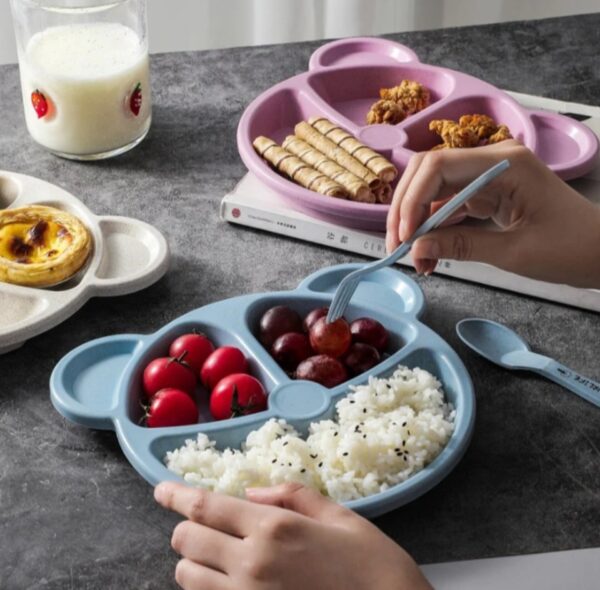 5 Piece Multi Color Panda Plates With 3 Spoons And 2 Forks Household Food Grade Plastic Plates Set(Random color))