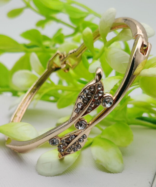 Adjustable Crystal Leaf Bracelet - Imported Golden Bracelets -| Best Quality Artificial Bracelet For Girls & Women | Bracelet For Every Occasion | Elegant Design