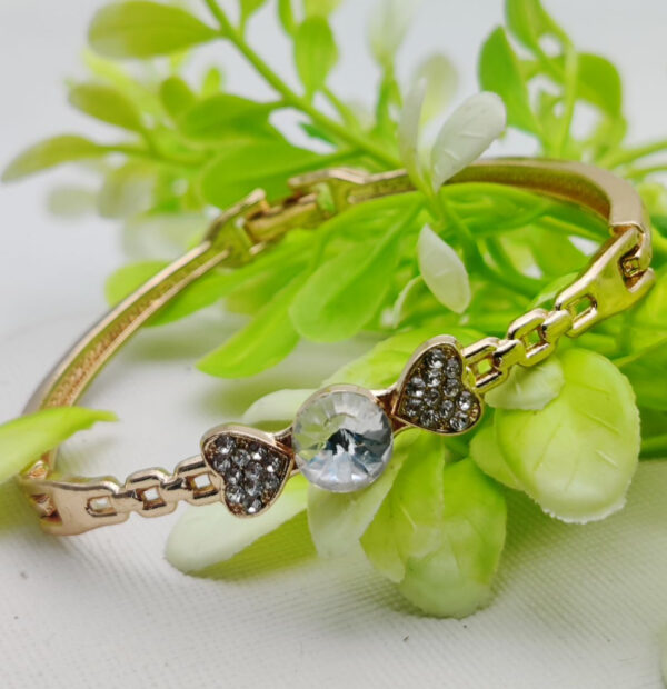 Imported Adjustable Heart-Link Crystal Bracelet – Elegant Sparkle Redefined | Best Quality Artificial Bracelet For Girls & Women | Bracelet For Every Occasion | Elegant Design