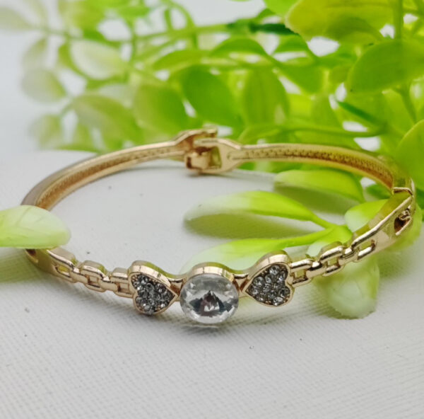 Imported Adjustable Heart-Link Crystal Bracelet – Elegant Sparkle Redefined | Best Quality Artificial Bracelet For Girls & Women | Bracelet For Every Occasion | Elegant Design