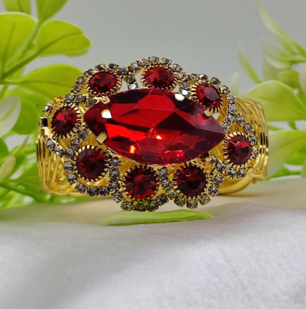 Imported Exquisite Oval Crystal Adjustable Bracelet - Imported Luxury Jewelry | Adjustable Bracelet – Best Quality Artificial Bracelet For Girls & Women | Bracelet For Every Occasion