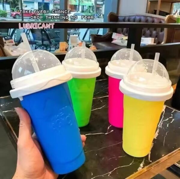 Slushy Cup | Slush Maker | Instant Ice Maker Cup for Hot Summers | Smoothies Cup Eco-friendly Double Layer | Instant Freeze Cup for Beverages and Cold Drinks 500ml (Random color)